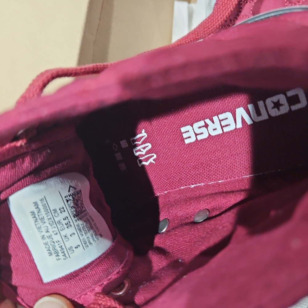 Converse - Picture 3 of 3
